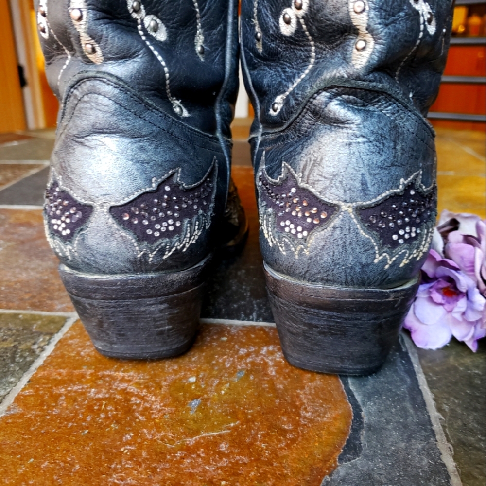 Corral Black and Silver Heeled Boots - Picture 8 of 15